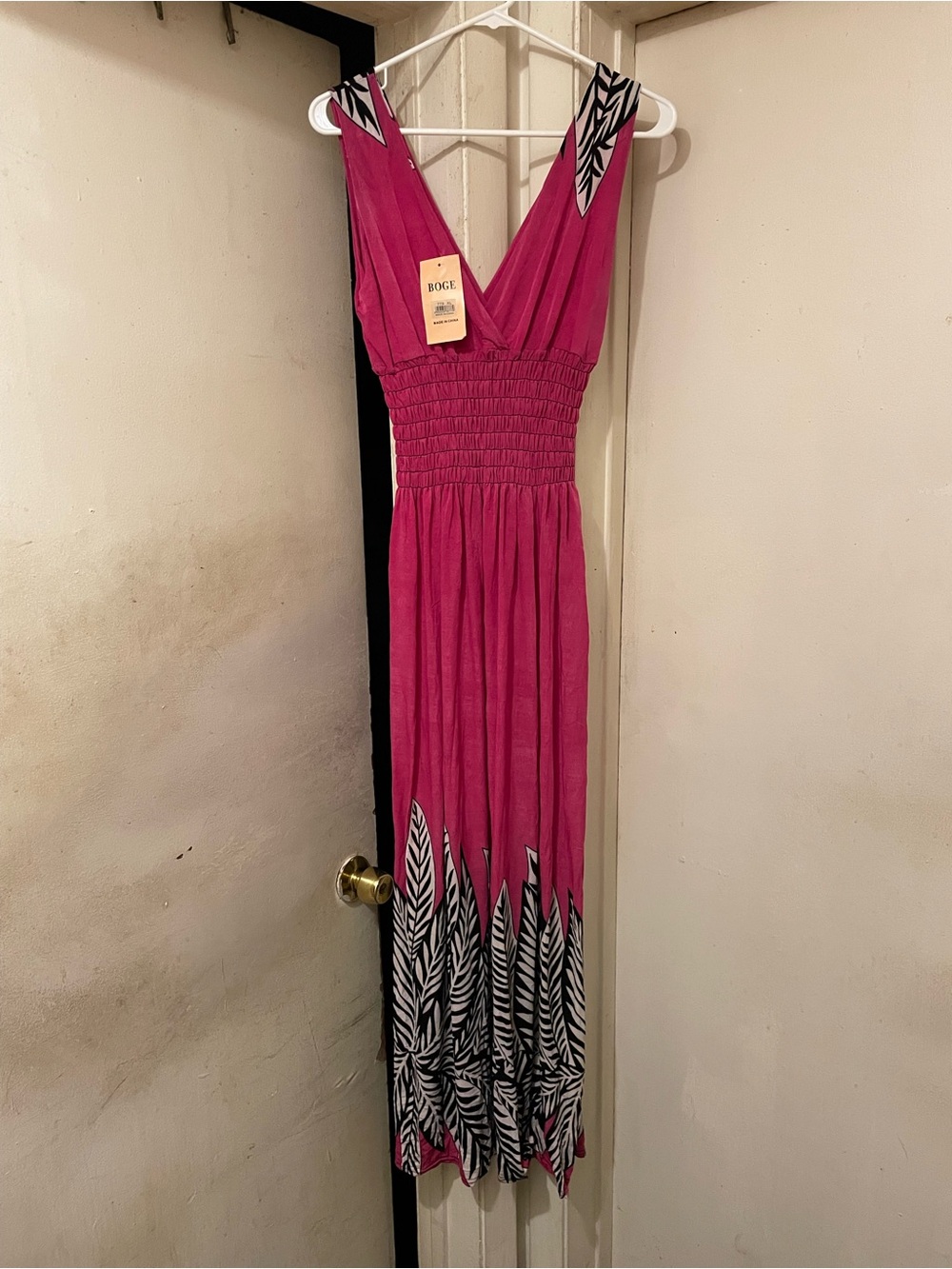 BOGE Women’s XL Pink V-Neck Sleeveless Leaf Print Smocked Knit Maxi Dress